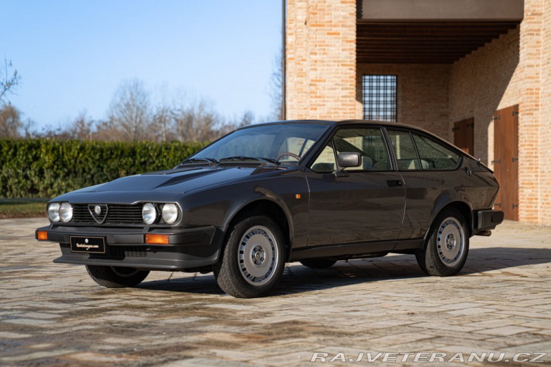 Alfa Romeo Alfetta GTV6 2.5