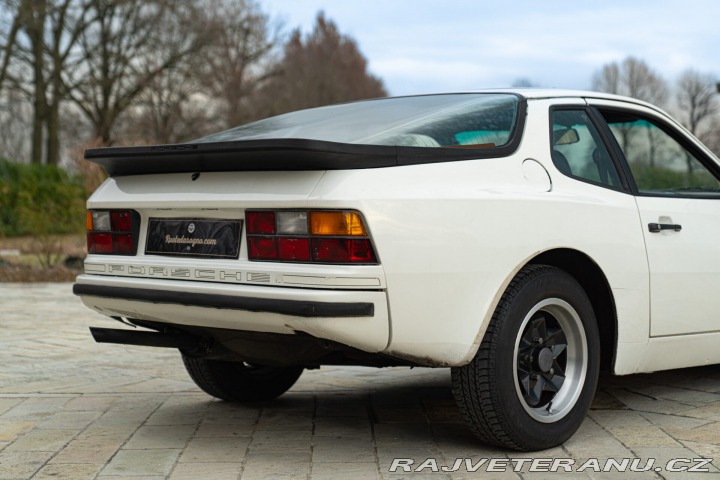 Porsche 944  1985