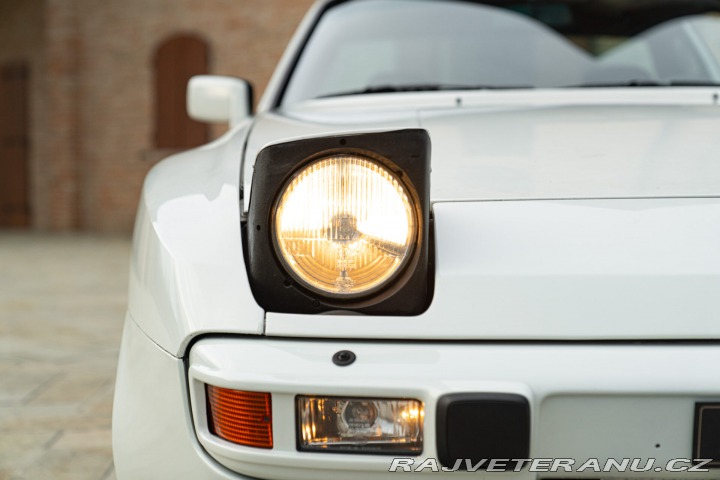 Porsche 944  1985