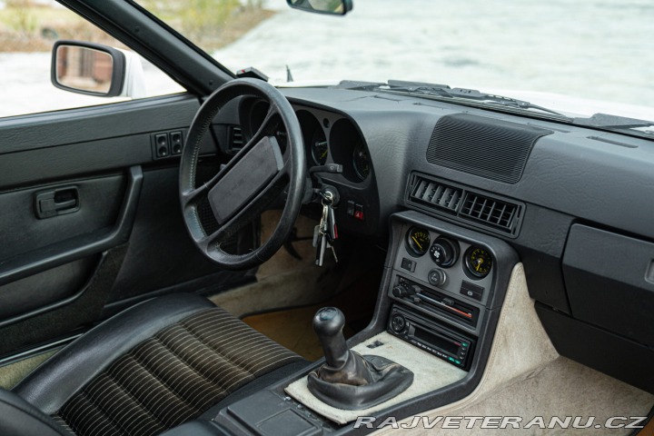 Porsche 944  1985