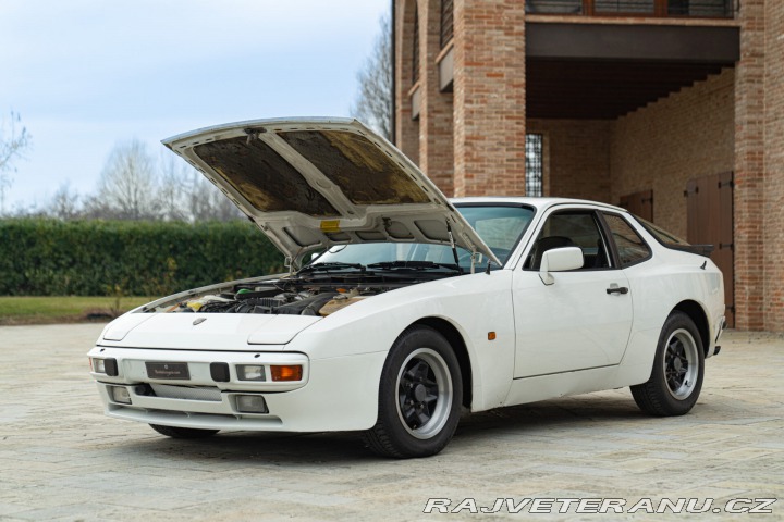 Porsche 944  1985