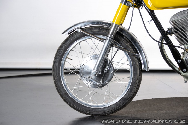 Ostatní značky Ostatní modely Gilera 150 5V AUTOSTRADA 1971