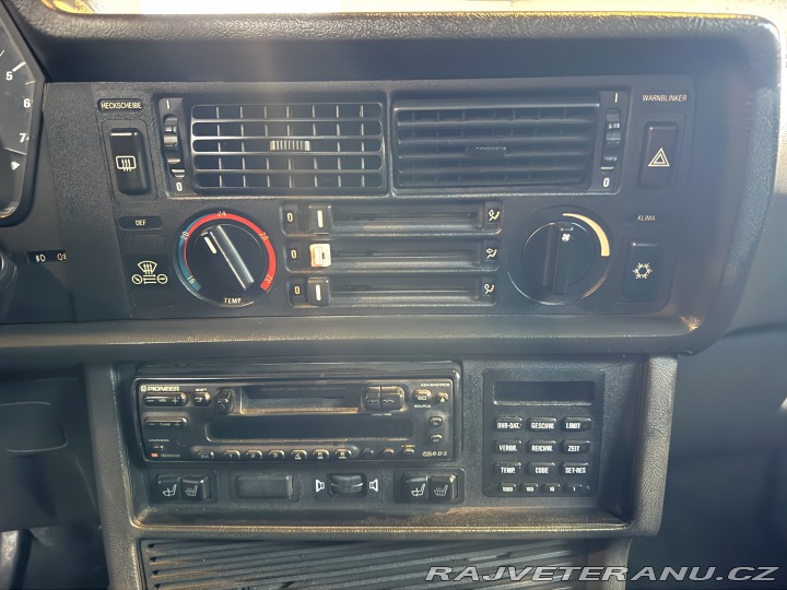 BMW 6 E24 635 CSi manuál 1986