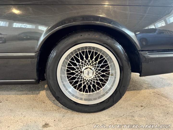 BMW 6 E24 635 CSi manuál 1986