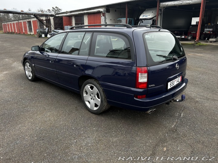Opel Omega  2001