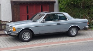 Mercedes-Benz 230 W123