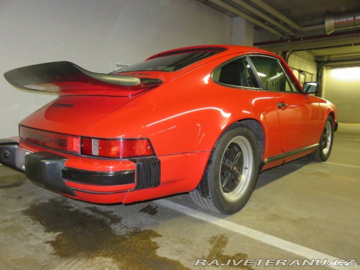 Porsche 911 Carrera Coupe 1985