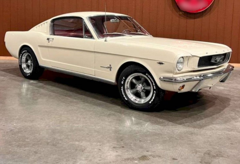 Ford Mustang Fastback