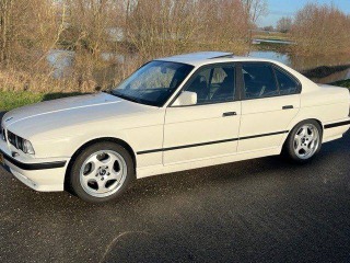 BMW M5  1991