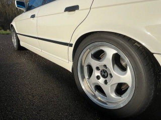 BMW M5  1991