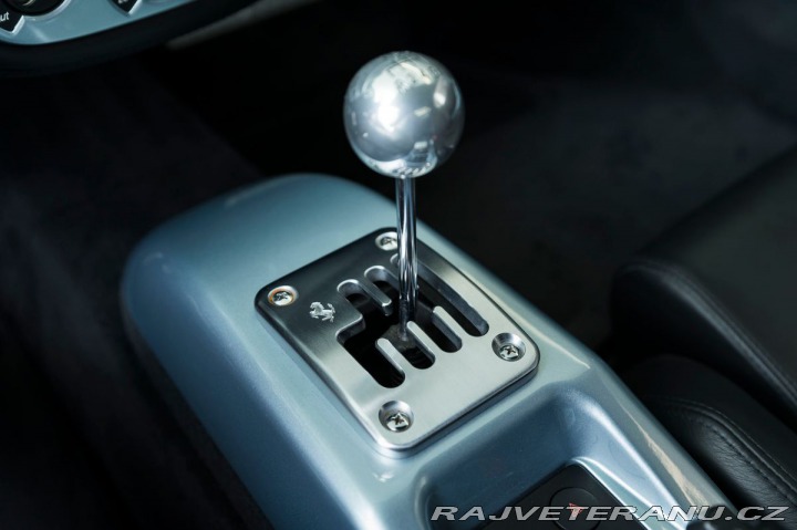 Ferrari 360 Spider / MANUÁL 2002