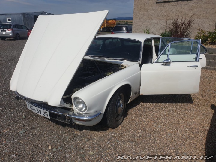 Jaguar XJ 12válec,5.3L manual př. 1974