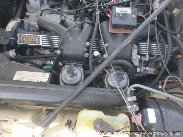 Jaguar XJ 12válec,5.3L manual př. 1974