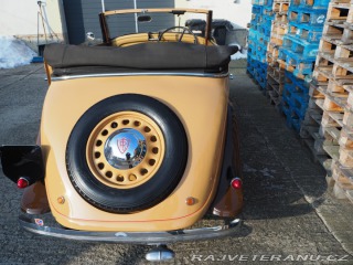 Ostatní značky Ostatní modely ROSENGART LR4 1938