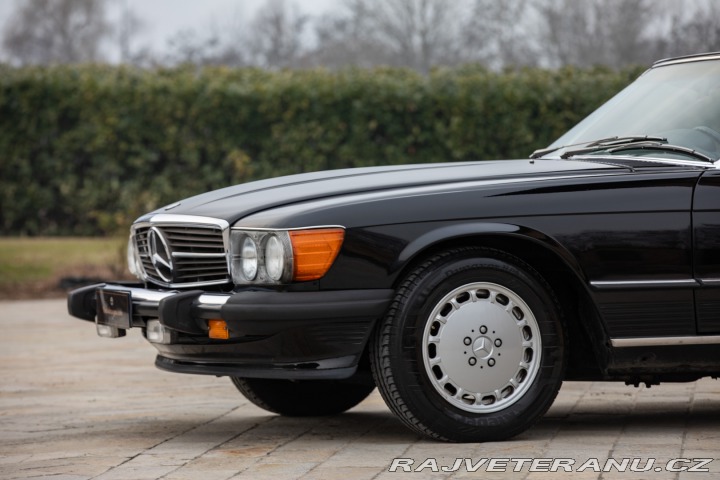 Mercedes-Benz 560 SL R 107 1986