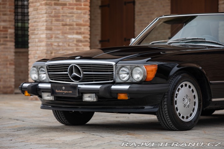 Mercedes-Benz 560 SL R 107 1986