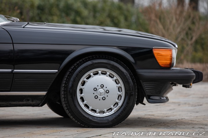 Mercedes-Benz 560 SL R 107 1986
