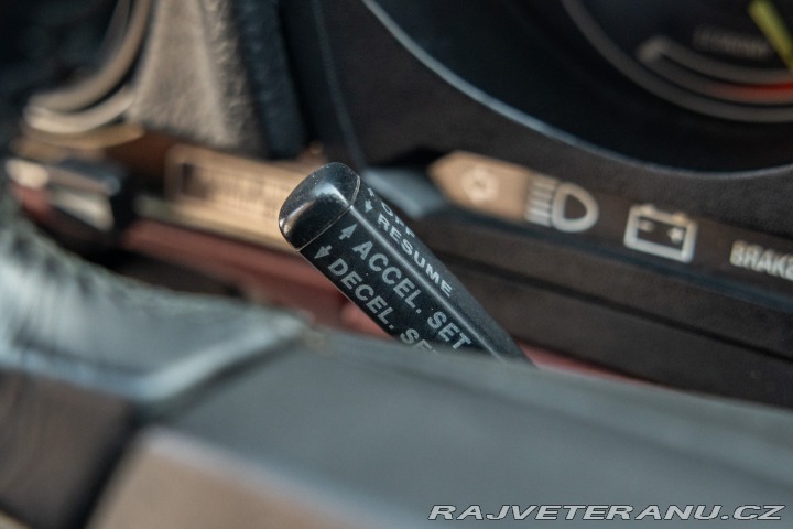 Mercedes-Benz 560 SL R 107 1986