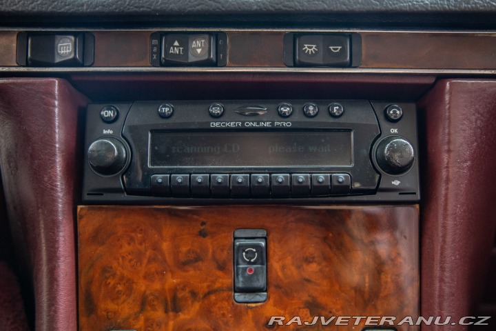 Mercedes-Benz 560 SL R 107 1986