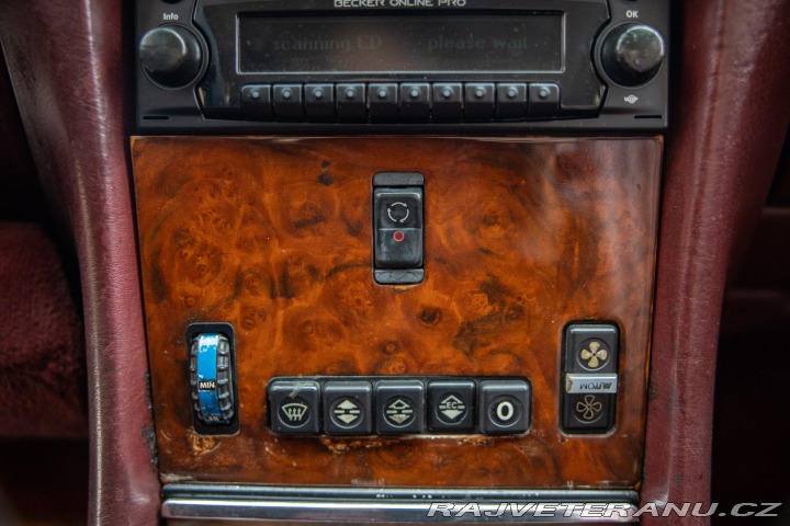 Mercedes-Benz 560 SL R 107 1986