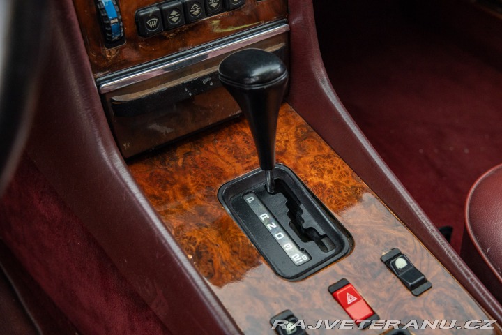 Mercedes-Benz 560 SL R 107 1986