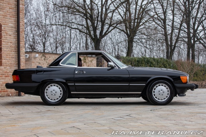 Mercedes-Benz 560 SL R 107 1986