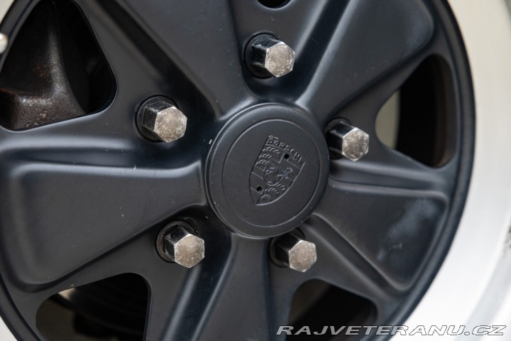 Porsche 911 CARRERA 3.2 G50 TARGA 1988