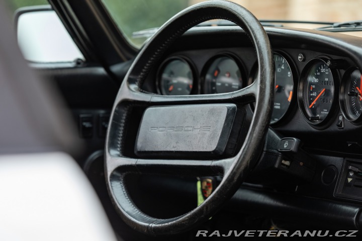 Porsche 911 CARRERA 3.2 G50 TARGA 1988