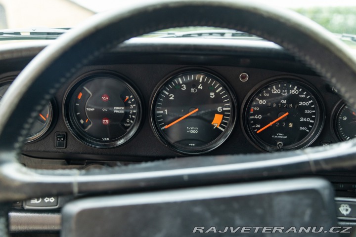 Porsche 911 CARRERA 3.2 G50 TARGA 1988