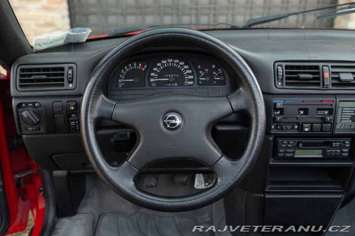 Opel Calibra CABRIOLET PIECHA 1993