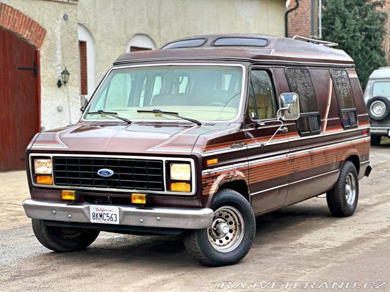 Ford Econoline E-150 5.8 V8