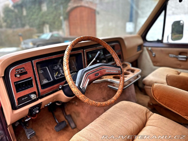 Ford Econoline E-150 5.8 V8 1983