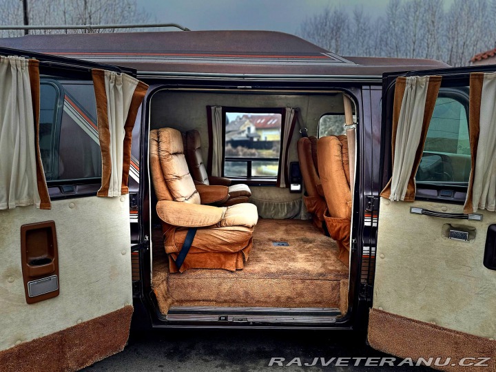 Ford Econoline E-150 5.8 V8 1983