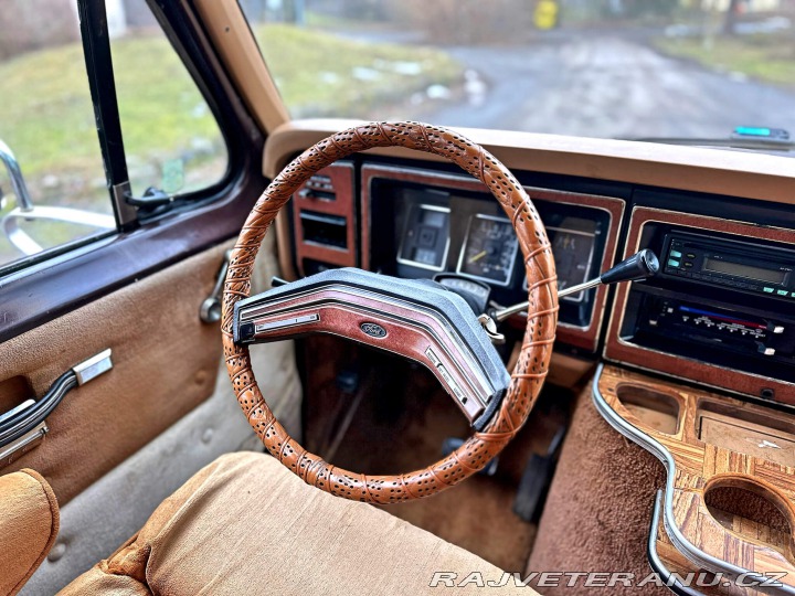 Ford Econoline E-150 5.8 V8 1983