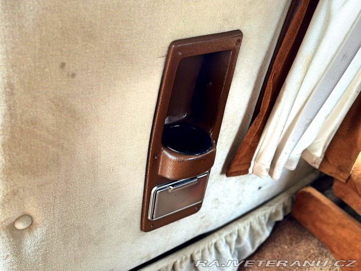 Ford Econoline E-150 5.8 V8 1983