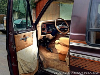 Ford Econoline E-150 5.8 V8 1983