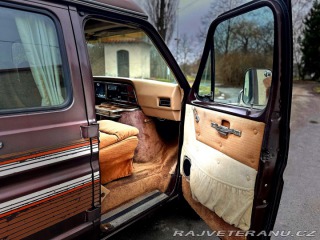 Ford Econoline E-150 5.8 V8 1983