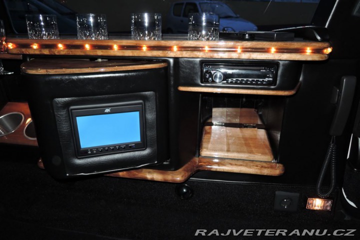 Lincoln Town Car 4,6 Limuzína 9.m Pronájem 1995