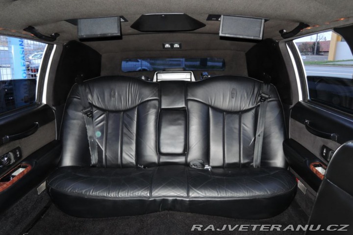 Lincoln Town Car 4,6 Limuzína 9.m Pronájem 1995