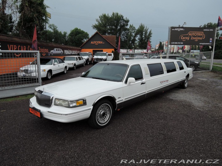 Lincoln Town Car 4,6 Limuzína 9.m Pronájem 1995