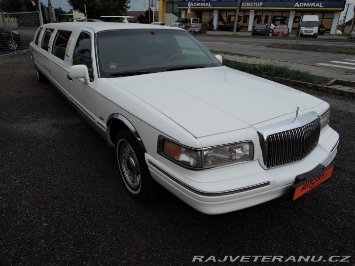 Lincoln Town Car 4,6 Limuzína 9.m Pronájem 1995