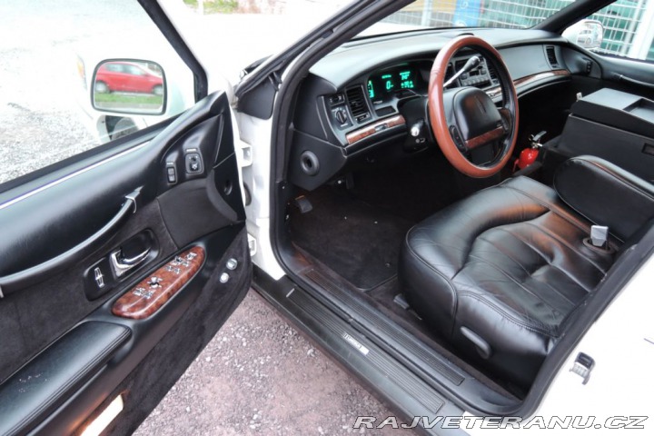 Lincoln Town Car 4,6 Limuzína 9.m Pronájem 1995