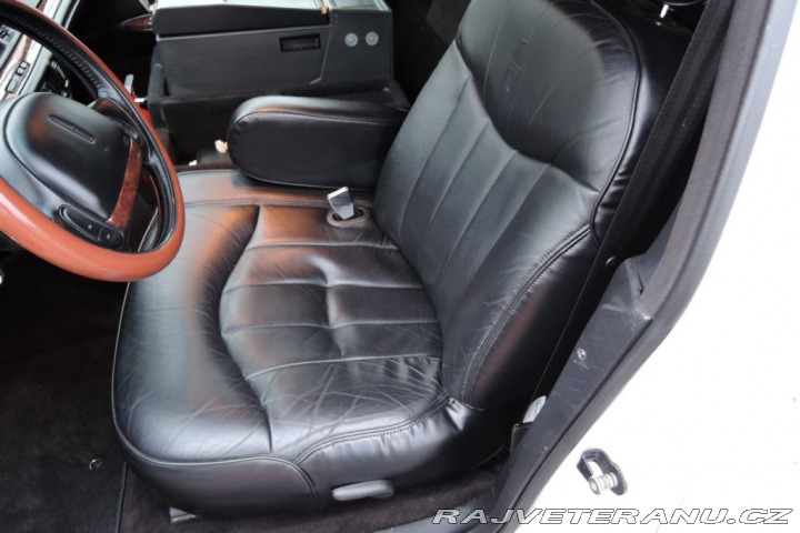 Lincoln Town Car 4,6 Limuzína 9.m Pronájem 1995