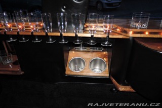 Lincoln Town Car 4,6 Limuzína 9.m Pronájem 1995