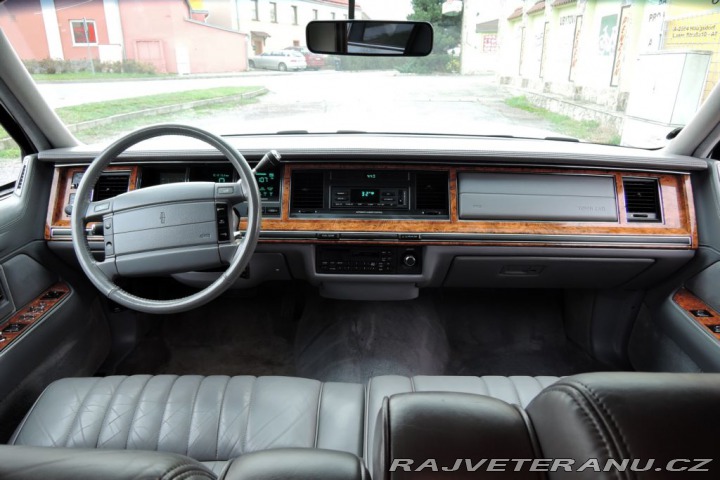 Lincoln Town Car 4,6 Limuzína 7.m Pronájem 1993