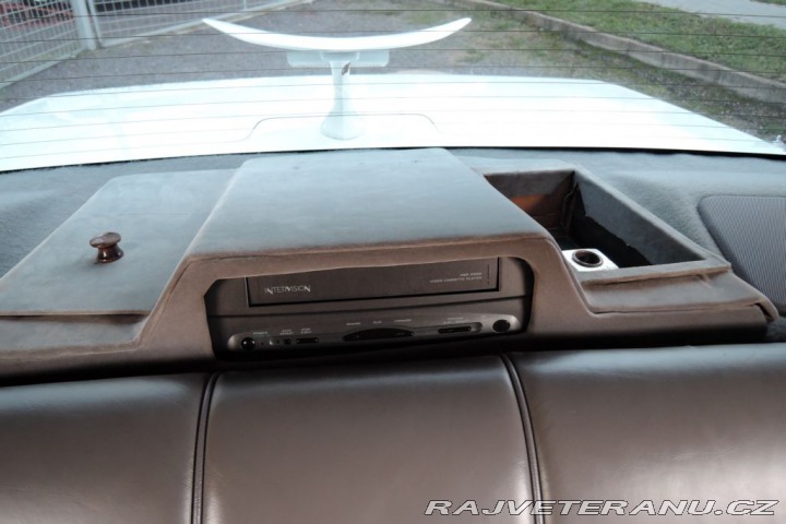 Lincoln Town Car 4,6 Limuzína 7.m Pronájem 1993