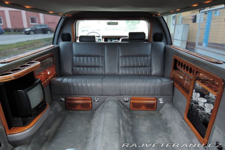 Lincoln Town Car 4,6 Limuzína 7.m Pronájem 1993