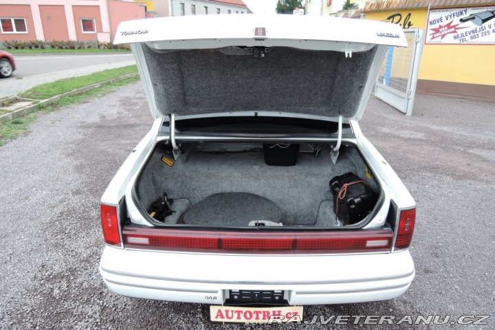 Lincoln Town Car 4,6 Limuzína 7.m Pronájem 1993