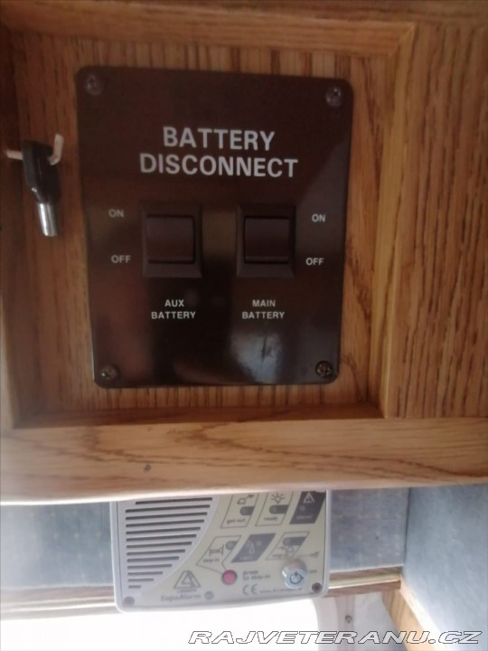 Ford F 7,5 Fleetwood Pace Arow 1990