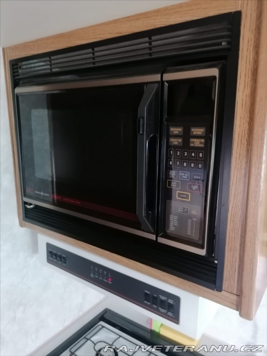 Ford F 7,5 Fleetwood Pace Arow 1990